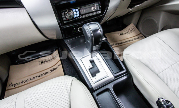 ซื้อ รถมือสอง Mitsubishi Pajero Sport สีน้ำตาล รถยนต์ ใน %{เมือง} ใน กรุงเทพมหานคร ซื้อ รถมือสอง Mitsubishi Pajero Sport สีน้ำตาล รถยนต์ ใน %{เมือง} ใน กรุงเทพมหานคร