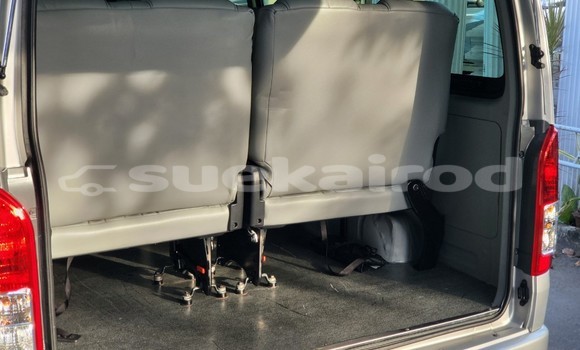 Buy Used Toyota Commuter Silver Car in Bangkok in Bangkok Buy Used Toyota Commuter Silver Car in Bangkok in Bangkok