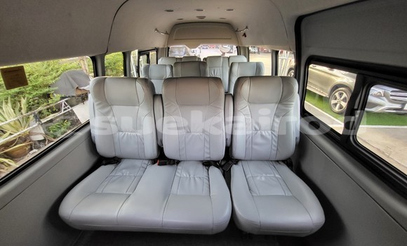 Buy Used Toyota Commuter Silver Car in Bangkok in Bangkok Buy Used Toyota Commuter Silver Car in Bangkok in Bangkok