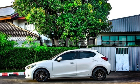 ซื้อ รถมือสอง Mazda 2 ขาว รถยนต์ ใน %{เมือง} ใน กรุงเทพมหานคร ซื้อ รถมือสอง Mazda 2 ขาว รถยนต์ ใน %{เมือง} ใน กรุงเทพมหานคร