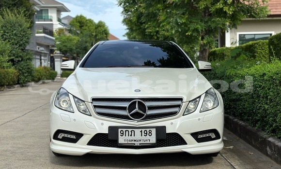 ซื้อ รถมือสอง Mercedes-Benz E-klasse ขาว รถยนต์ ใน %{เมือง} ใน กรุงเทพมหานคร