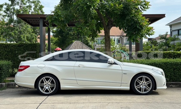 Buy Used Mercedes-Benz E-klasse White Car in Bangkok in Bangkok Buy Used Mercedes-Benz E-klasse White Car in Bangkok in Bangkok