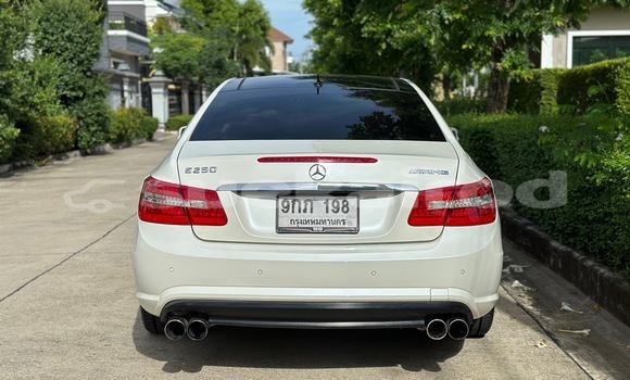 Buy Used Mercedes-Benz E-klasse White Car in Bangkok in Bangkok Buy Used Mercedes-Benz E-klasse White Car in Bangkok in Bangkok