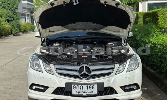 Buy Used Mercedes-Benz E-klasse White Car in Bangkok in Bangkok Buy Used Mercedes-Benz E-klasse White Car in Bangkok in Bangkok