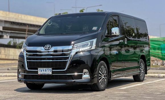 ซื้อ รถมือสอง Toyota Crown Majesta สีดำ รถยนต์ ใน %{เมือง} ใน กรุงเทพมหานคร