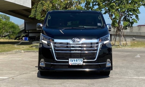 ซื้อ รถมือสอง Toyota Matrix สีดำ รถยนต์ ใน %{เมือง} ใน กรุงเทพมหานคร