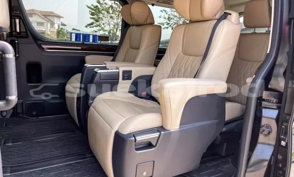 Buy Used Toyota Matrix Black Car in Bangkok in Bangkok Buy Used Toyota Matrix Black Car in Bangkok in Bangkok