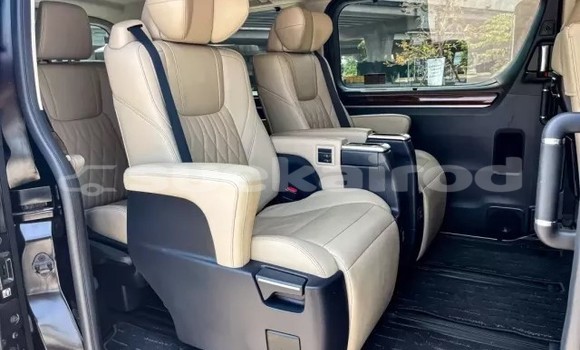 Buy Used Toyota Matrix Black Car in Bangkok in Bangkok Buy Used Toyota Matrix Black Car in Bangkok in Bangkok