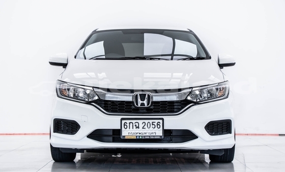 ซื้อ รถมือสอง Honda Civic ขาว รถยนต์ ใน %{เมือง} ใน กรุงเทพมหานคร