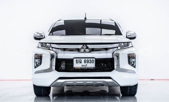 ซื้อ รถมือสอง Mitsubishi Triton ขาว รถยนต์ ใน %{เมือง} ใน กรุงเทพมหานคร