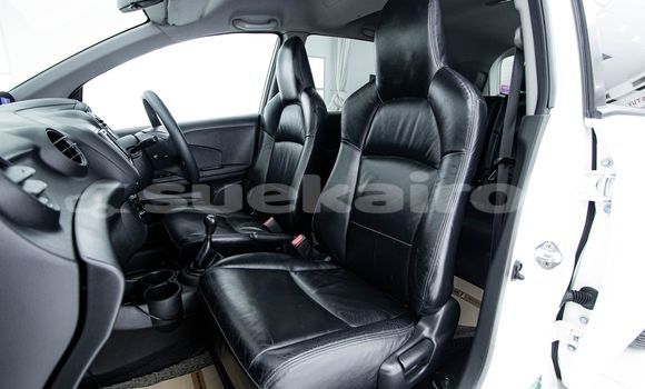 Buy Used Honda Mobilio White Car in Bangkok in Bangkok Buy Used Honda Mobilio White Car in Bangkok in Bangkok