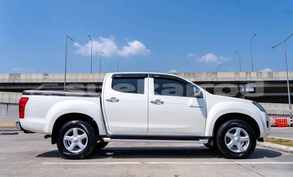 Buy Used Isuzu D-Max White Car in Bangkok in Bangkok Buy Used Isuzu D-Max White Car in Bangkok in Bangkok