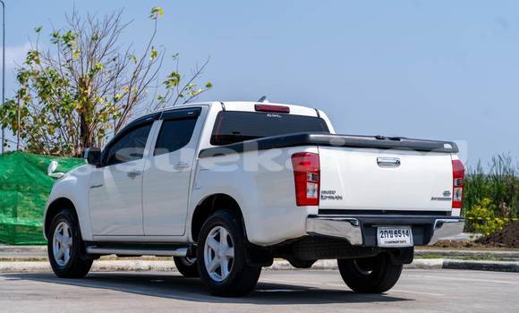 Buy Used Isuzu D-Max White Car in Bangkok in Bangkok Buy Used Isuzu D-Max White Car in Bangkok in Bangkok