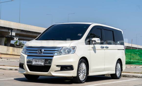 Buy Used Honda Stepwgn White Car in Bangkok in Bangkok Buy Used Honda Stepwgn White Car in Bangkok in Bangkok