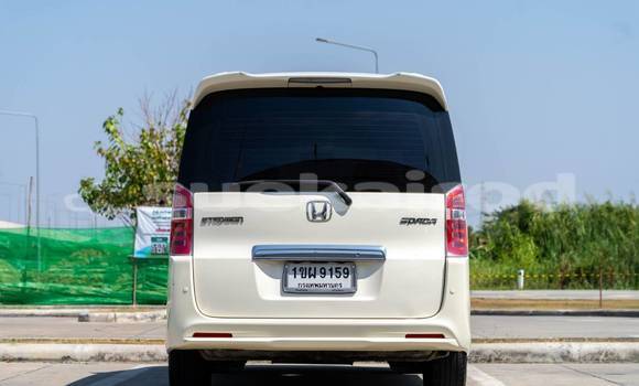 Buy Used Honda Stepwgn White Car in Bangkok in Bangkok Buy Used Honda Stepwgn White Car in Bangkok in Bangkok