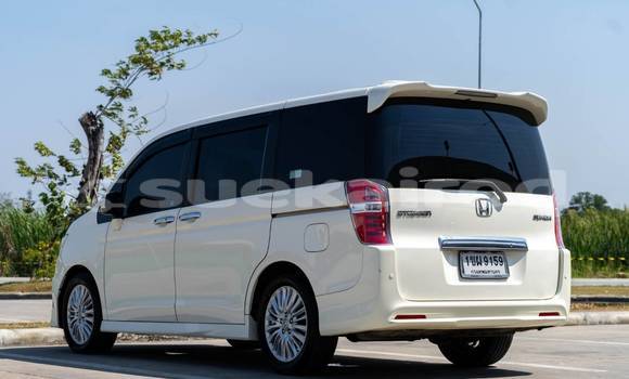 Buy Used Honda Stepwgn White Car in Bangkok in Bangkok Buy Used Honda Stepwgn White Car in Bangkok in Bangkok