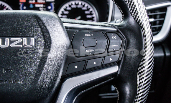 Buy Used Isuzu D-Max Blue Car in Bangkok in Bangkok Buy Used Isuzu D-Max Blue Car in Bangkok in Bangkok