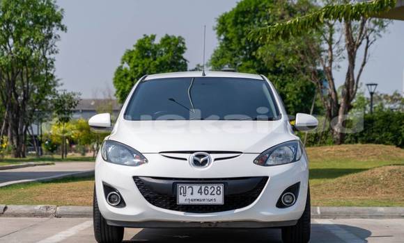 ซื้อ รถมือสอง Mazda 2 ขาว รถยนต์ ใน %{เมือง} ใน กรุงเทพมหานคร