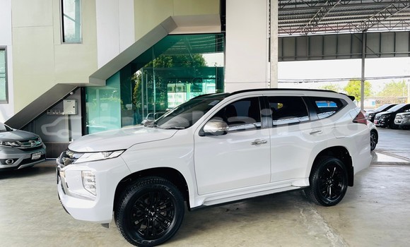 Buy Used Mitsubishi Pajero Sport White Car in Bangkok in Bangkok Buy Used Mitsubishi Pajero Sport White Car in Bangkok in Bangkok