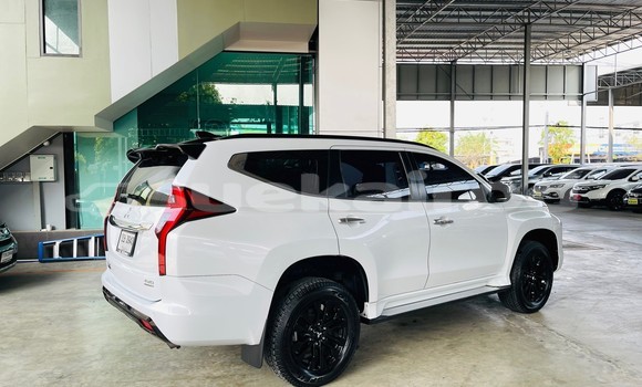 Buy Used Mitsubishi Pajero Sport White Car in Bangkok in Bangkok Buy Used Mitsubishi Pajero Sport White Car in Bangkok in Bangkok