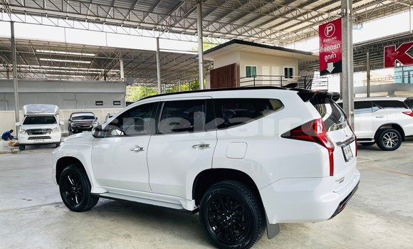Buy Used Mitsubishi Pajero Sport White Car in Bangkok in Bangkok Buy Used Mitsubishi Pajero Sport White Car in Bangkok in Bangkok