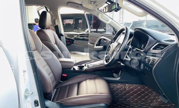 Buy Used Mitsubishi Pajero Sport White Car in Bangkok in Bangkok Buy Used Mitsubishi Pajero Sport White Car in Bangkok in Bangkok