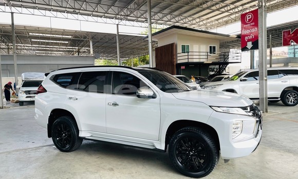 Buy Used Mitsubishi Pajero Sport White Car in Bangkok in Bangkok Buy Used Mitsubishi Pajero Sport White Car in Bangkok in Bangkok