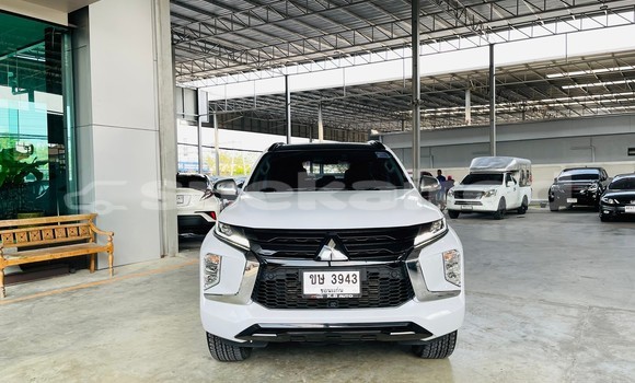 ซื้อ รถมือสอง Mitsubishi Pajero Sport ขาว รถยนต์ ใน %{เมือง} ใน กรุงเทพมหานคร