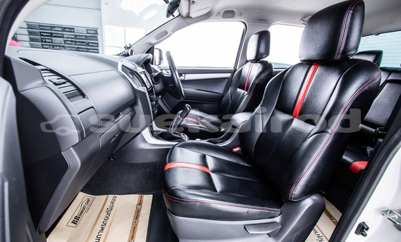 Buy Used Isuzu D-Max White Car in Bangkok in Bangkok Buy Used Isuzu D-Max White Car in Bangkok in Bangkok