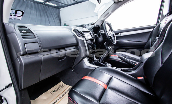 Buy Used Isuzu D-Max White Car in Bangkok in Bangkok Buy Used Isuzu D-Max White Car in Bangkok in Bangkok