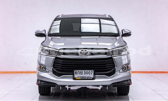 ซื้อ รถมือสอง Toyota Innova เงิน รถยนต์ ใน %{เมือง} ใน กรุงเทพมหานคร