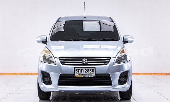 ซื้อ รถมือสอง Suzuki Ertiga เงิน รถยนต์ ใน %{เมือง} ใน กรุงเทพมหานคร