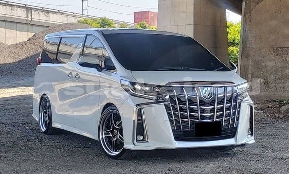ซื้อ รถมือสอง Toyota Alphard ขาว รถยนต์ ใน %{เมือง} ใน กรุงเทพมหานคร