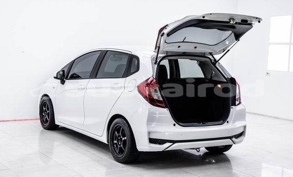 Buy Used Honda Jazz White Car in Bangkok in Bangkok Buy Used Honda Jazz White Car in Bangkok in Bangkok