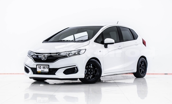 Buy Used Honda Jazz White Car in Bangkok in Bangkok Buy Used Honda Jazz White Car in Bangkok in Bangkok