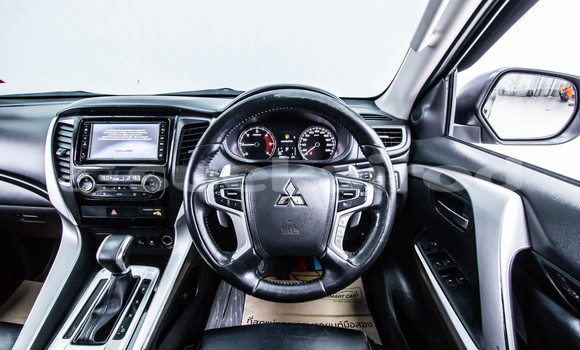 ซื้อ รถมือสอง Mitsubishi Pajero Sport สีน้ำตาล รถยนต์ ใน %{เมือง} ใน กรุงเทพมหานคร ซื้อ รถมือสอง Mitsubishi Pajero Sport สีน้ำตาล รถยนต์ ใน %{เมือง} ใน กรุงเทพมหานคร