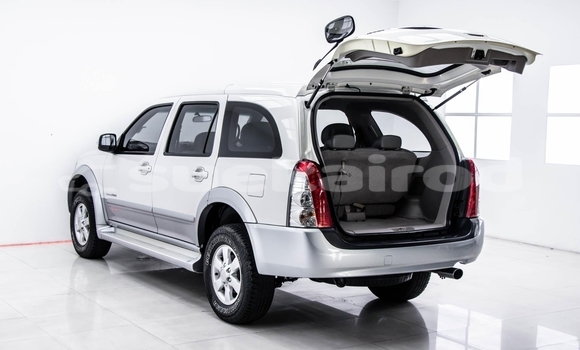 Buy Used Isuzu MU-7 White Car in Bangkok in Bangkok Buy Used Isuzu MU-7 White Car in Bangkok in Bangkok