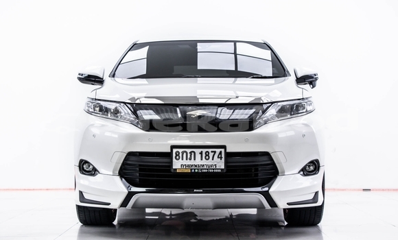 Buy Used Toyota Harrier White Car in Bangkok in Bangkok