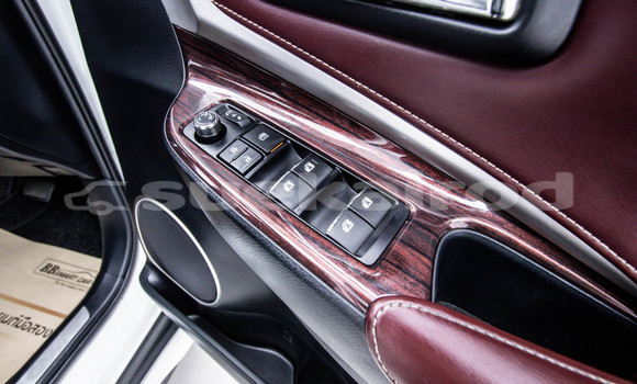 Buy Used Toyota Harrier White Car in Bangkok in Bangkok Buy Used Toyota Harrier White Car in Bangkok in Bangkok