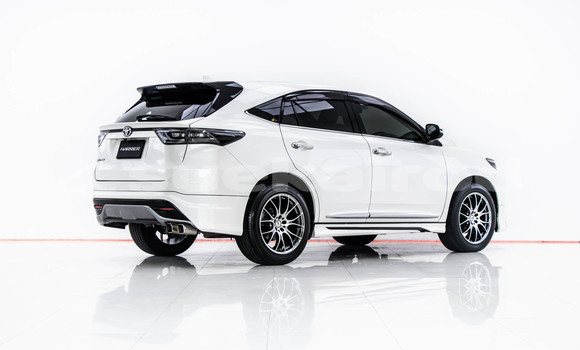 Buy Used Toyota Harrier White Car in Bangkok in Bangkok Buy Used Toyota Harrier White Car in Bangkok in Bangkok