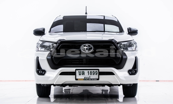 ซื้อ รถมือสอง Toyota Hiluxe Revo ขาว รถยนต์ ใน %{เมือง} ใน กรุงเทพมหานคร