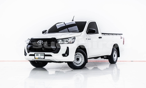 Buy Used Toyota Hiluxe Revo White Car in Bangkok in Bangkok Buy Used Toyota Hiluxe Revo White Car in Bangkok in Bangkok