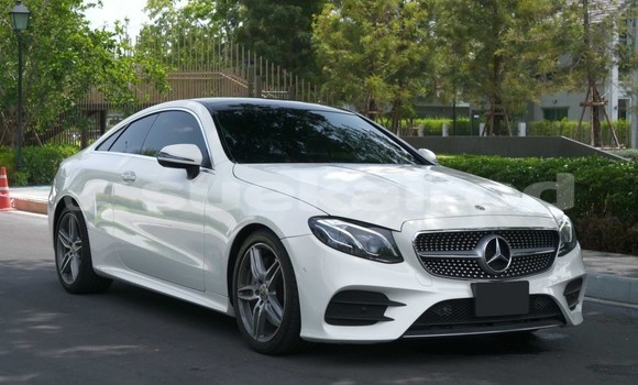 Buy Used Mercedes‒Benz E–Class White Car in Bangkok in Bangkok Buy Used Mercedes‒Benz E–Class White Car in Bangkok in Bangkok