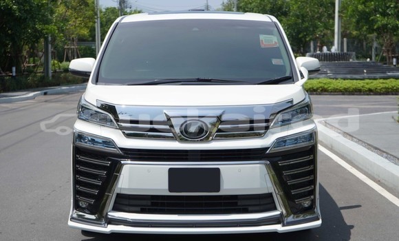 ซื้อ รถมือสอง Toyota Vellfire ขาว รถยนต์ ใน %{เมือง} ใน กรุงเทพมหานคร