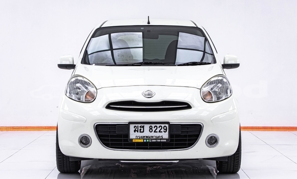 ซื้อ รถมือสอง Nissan March ขาว รถยนต์ ใน %{เมือง} ใน กรุงเทพมหานคร