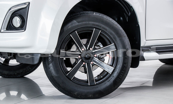 Buy Used Isuzu D-Max White Car in Bangkok in Bangkok Buy Used Isuzu D-Max White Car in Bangkok in Bangkok