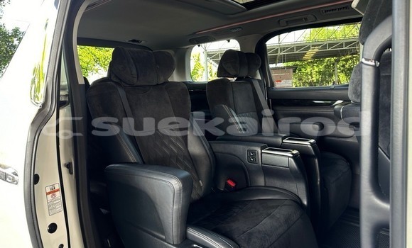 Buy Used Toyota Vellfire White Car in Bangkok in Bangkok Buy Used Toyota Vellfire White Car in Bangkok in Bangkok