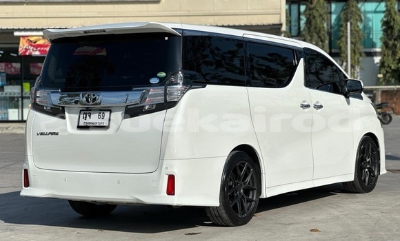 Buy Used Toyota Vellfire White Car in Bangkok in Bangkok Buy Used Toyota Vellfire White Car in Bangkok in Bangkok