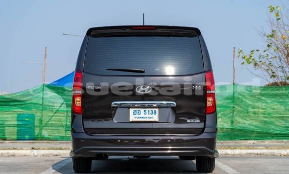 ซื้อ รถมือสอง Hyundai H1 สีน้ำตาล รถยนต์ ใน %{เมือง} ใน กรุงเทพมหานคร ซื้อ รถมือสอง Hyundai H1 สีน้ำตาล รถยนต์ ใน %{เมือง} ใน กรุงเทพมหานคร