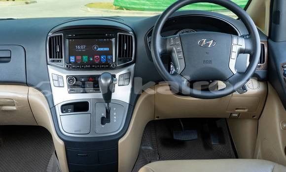 ซื้อ รถมือสอง Hyundai H1 สีน้ำตาล รถยนต์ ใน %{เมือง} ใน กรุงเทพมหานคร ซื้อ รถมือสอง Hyundai H1 สีน้ำตาล รถยนต์ ใน %{เมือง} ใน กรุงเทพมหานคร